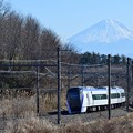 八ヶ岳、南アルプス、富士山と鉄道風景