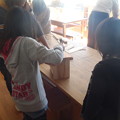 2011年飯島小学校巣箱づくり