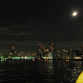 11月の夜の東京湾（かめりあ丸での航行）